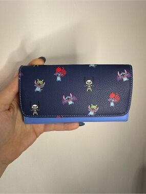 Disney Loungefly Stitch Halloween Vampire Bat Long Wallet Blue Rare